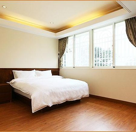 Happy Owner B&B Жуйсуй Экстерьер фото