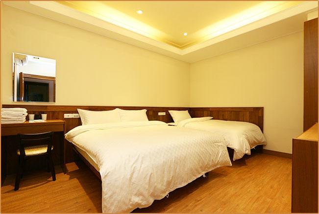 Happy Owner B&B Жуйсуй Экстерьер фото